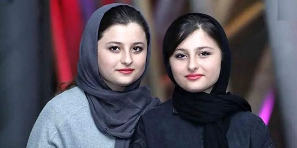 دوقلوهای پایتخت با استایل زمستانی و میکاپ جدید، فضای مجازی را تسخیر کردند! - تصویر شاخص