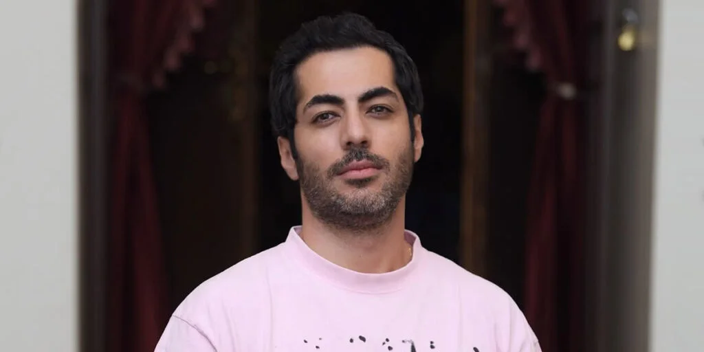 راز جذابیت استایل نوید پورفرج در اکران خاص «بامداد خمار» فاش شد! - تصویر شاخص