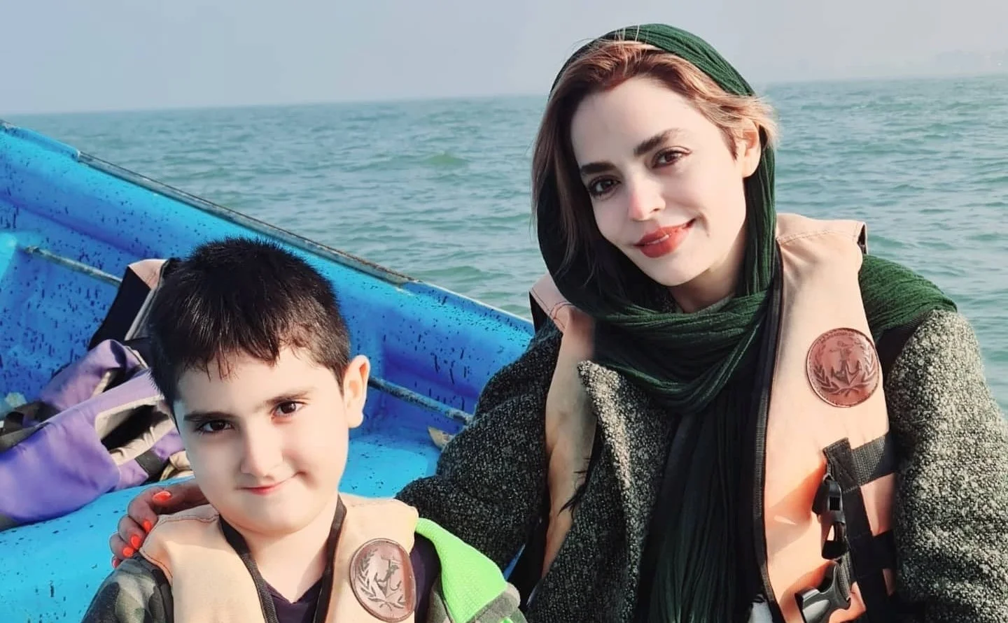 استایل سپیده خداوردی و پسرش در ساحل لاکچری؛ پسر خانم بازیگر چقدر بزرگ شده! - تصویر شاخص