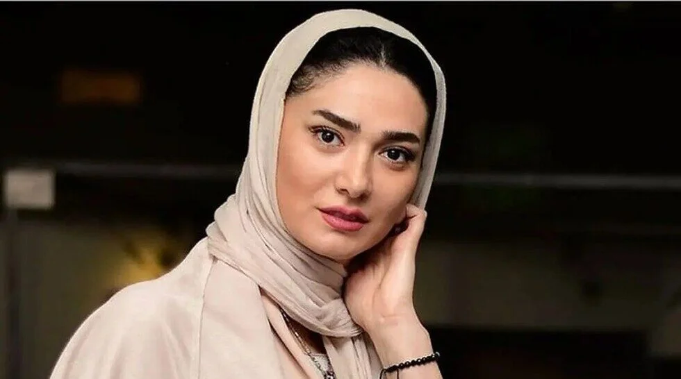 عکس| ترکیب درست استایل کژوال مینا وحید با اکسسوری  جذابش - تصویر شاخص
