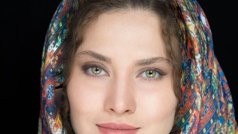 سفره هفت سین جذاب ساناز سعیدی؛ خانمهای خوش سلیقه برای نوروز الهام بگیرند!