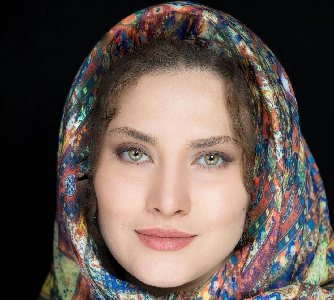 سفره هفت سین جذاب ساناز سعیدی؛ خانم‌های خوش سلیقه برای نوروز الهام بگیرند! - تصویر شاخص