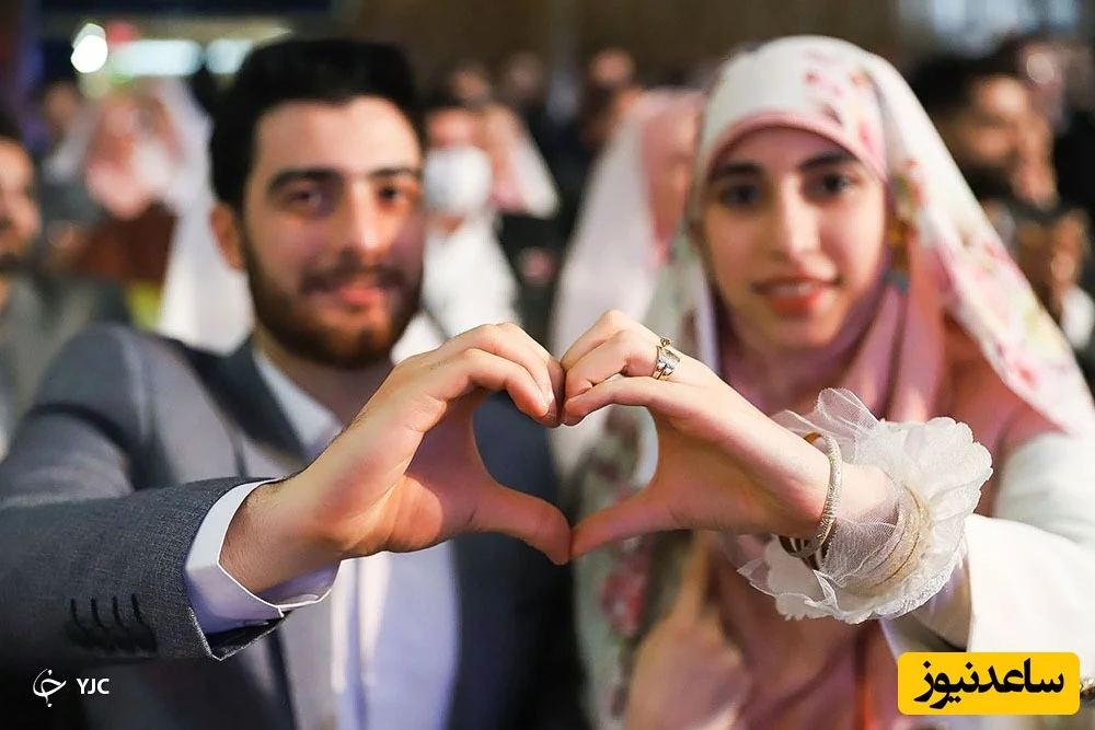 واکنش بامزه استاد به ازدواج دو دانشجوی همکلاس؛ لحظه‌ای که کلاس پر از شادی شد! - تصویر شاخص
