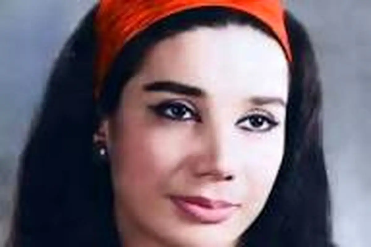 عکس| سفر در زمان ؛ «فروزنده اربابی» گوینده مشهور قبل انقلاب در پیری؛ دهه ۹۰ - تصویر شاخص