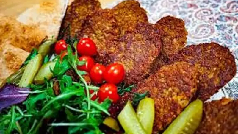 هفت راز طلایی برای پخت کتلت ترد و حرفه ای لاهیجان که باید بدانید