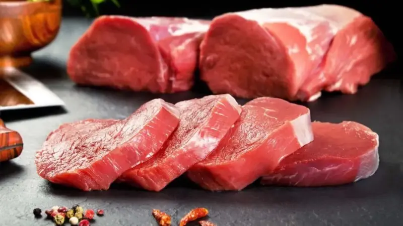 بهترین گوشت جهان را بشناسید/ خاصیت گوشت شتر مرغ بیشتر است یا گوشت گوسفند؟