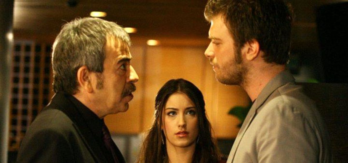 عکس | هازال کایا زیباتر از همیشه / نهالِ سریال عشق ممنوع روز به روز جذاب‌تر می‌شود - تصویر شاخص