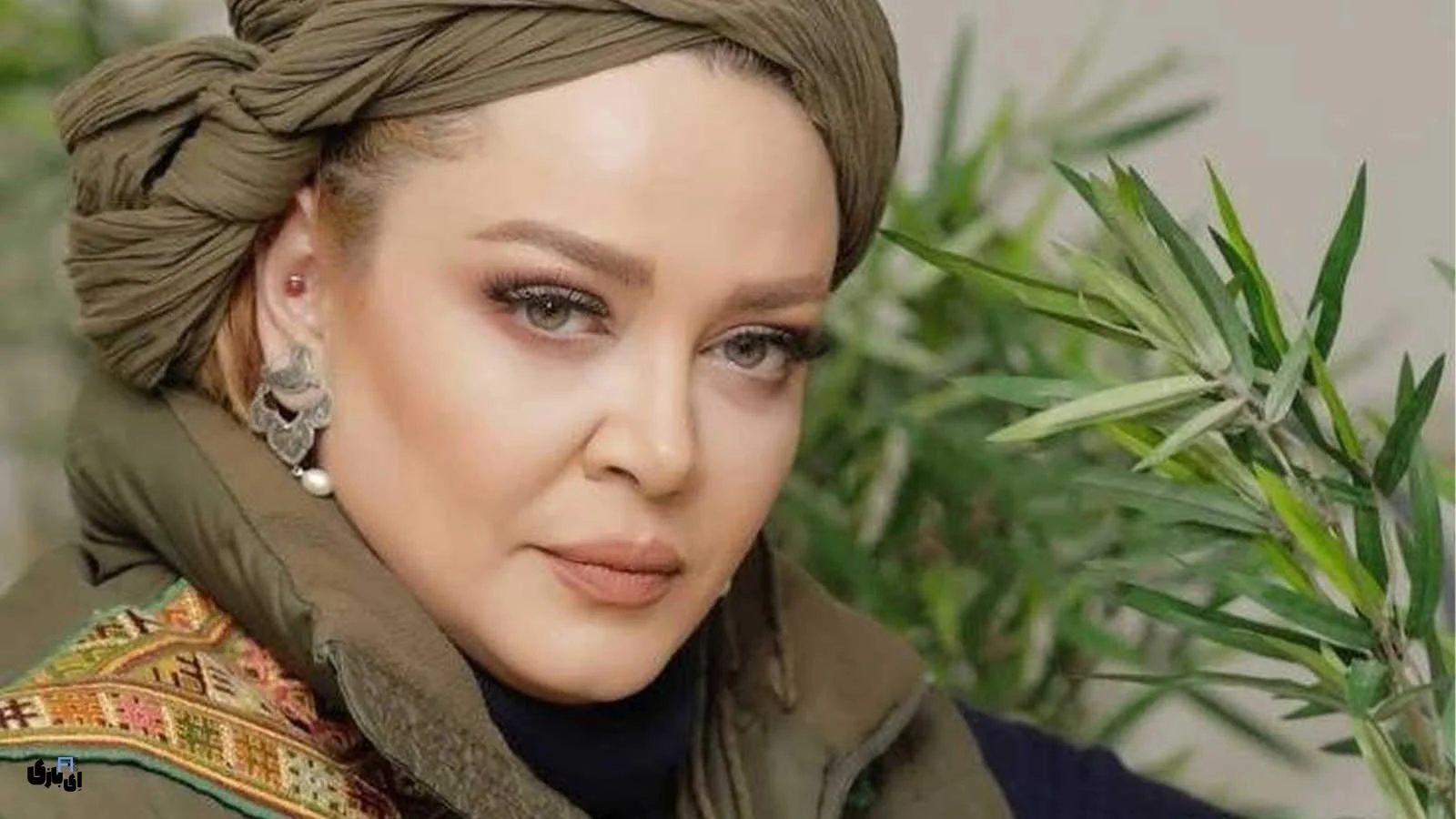 عکس| زیارت بهاره رهنما با چادر گُل گلی در کربلا - تصویر شاخص