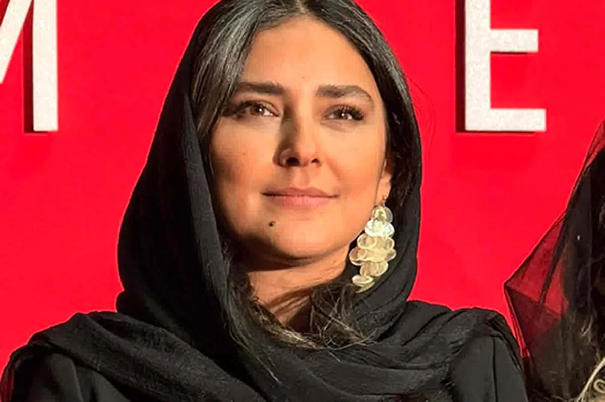 هدی زین‌العابدین با استایل مینیمال و چشم‌نواز در جشنواره جهانی فیلم فجر/ خانم بازیگر همه را شگفت‌زده کرد! - تصویر شاخص