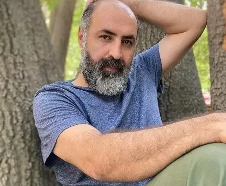 بیوگرافی و حواشی زندگی تینو صالحی با گریم حیرتانگیز امام خمینی؛ رازهای زندگی شخصی خودش و همسرش که نمیدانستید!