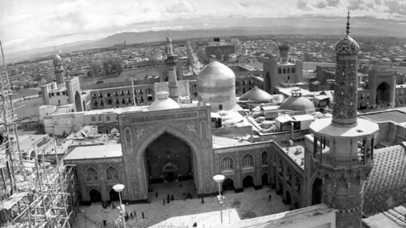 تصویری نادر و جذاب از حرم امام رضا(ع) ۱۶۰ سال پیش که تاکنون ندیده‌اید!