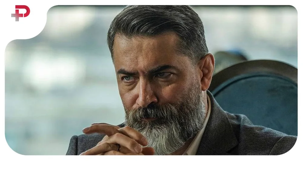 سفر در زمان| پارسا پیروزفر با لباس سرهمی در ۹ سالگی؛ موهای چتری و بامزه آقای بازیگر - تصویر شاخص