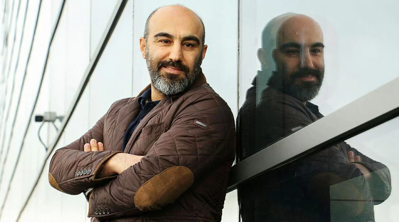 بیوگرافی محسن تنابنده