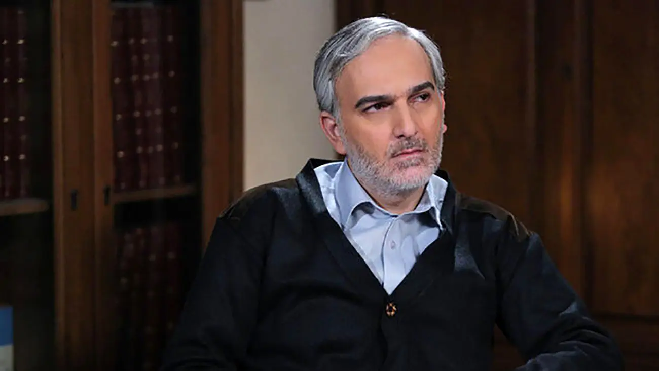 بیژن بنفشه خواه و دختر موطلایی و بامزه‌اش؛ خانم کوچولو از دنیای فرشته‌ها اومده! - تصویر شاخص
