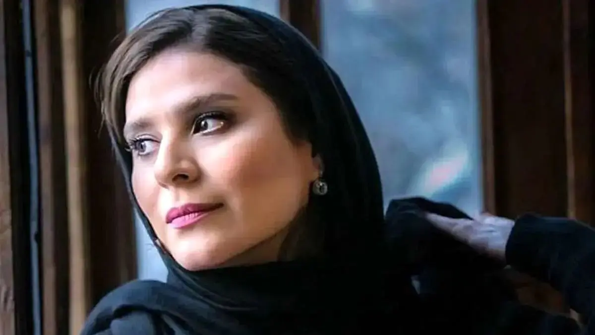 استایل‌ شیک سحر دولت‌شاهی در جشنواره‌های ایرانی و خارجی مختلف؛ مقایسه تیپ خانم بازیگر - تصویر شاخص