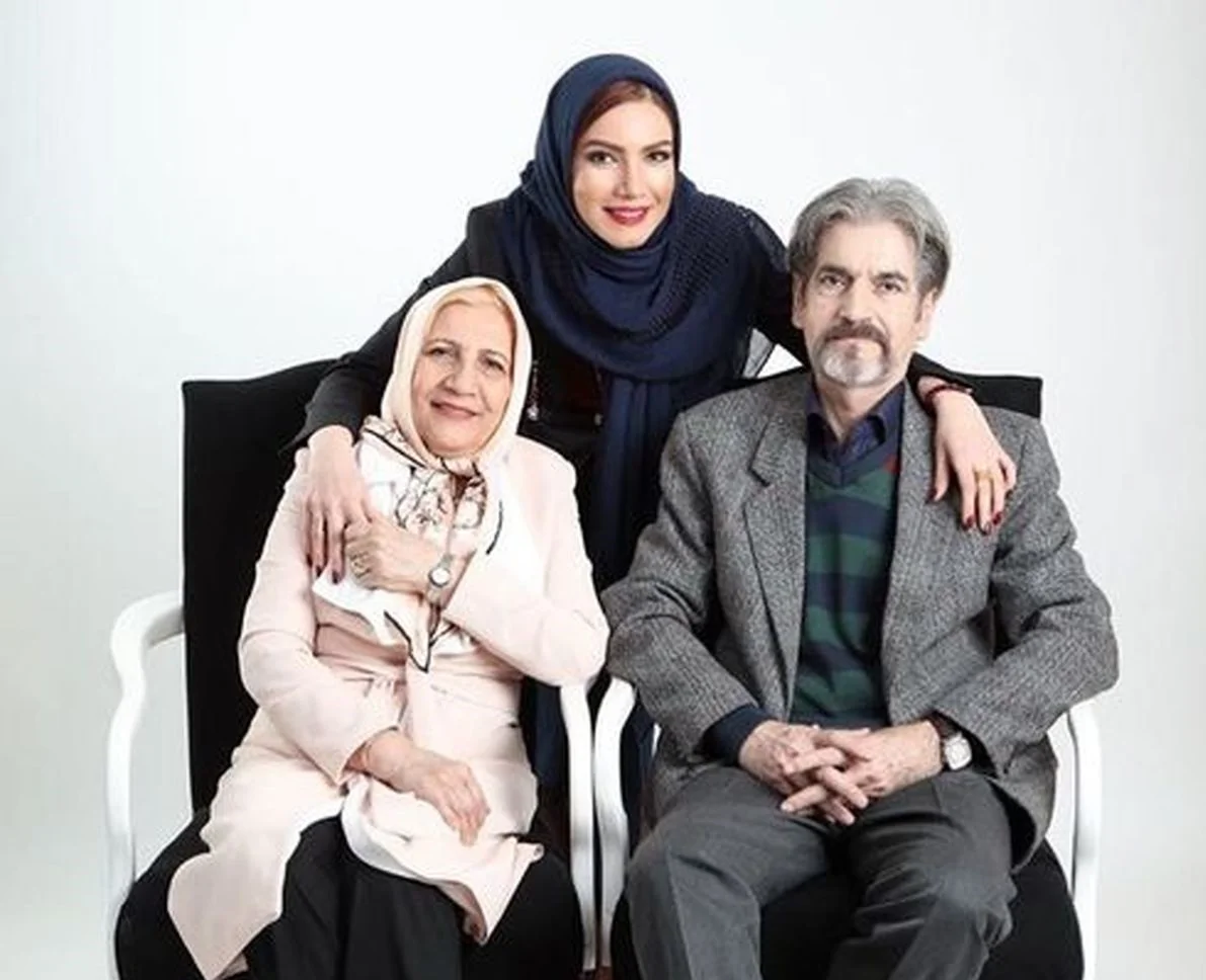 مادر و پدر متین ستوده