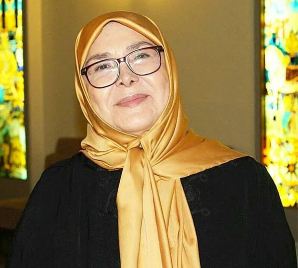 آفرین عبیسی بازیگر