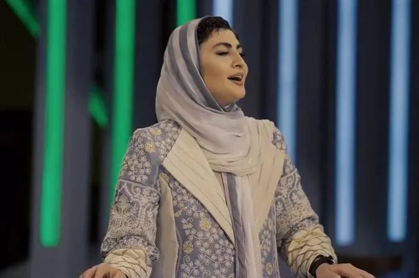 مریم مومن در چیدمانه