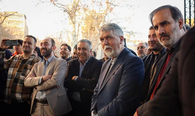 توضیحات وزیر ارشاد درباره پرونده قضایی تعدادی از هنرمندان و کمبود بودجه در تئاتر - تصویر شاخص