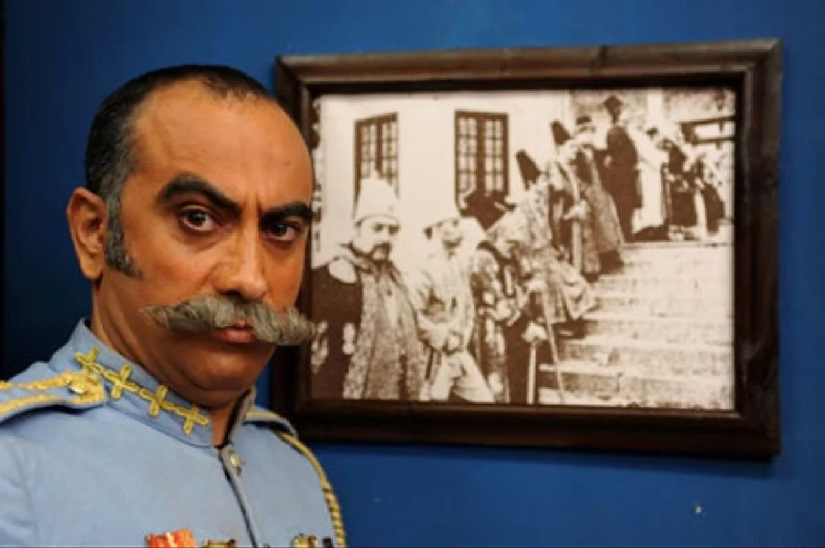 عارف لرستانی در ۲۷ سالگی؛ اولین حضور تلویزیونی در «جنگ ۷۷» عارف لرستانی در ۲۷ سالگی؛ اولین حضور تلویزیونی در «جنگ ۷۷»