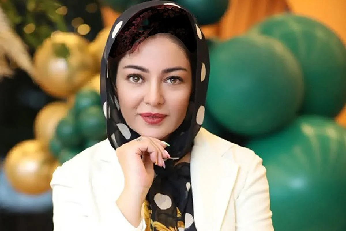رزیتا غفاری با استایل سفید زمستانی، کاربران را شیفته خود کرد! - تصویر شاخص