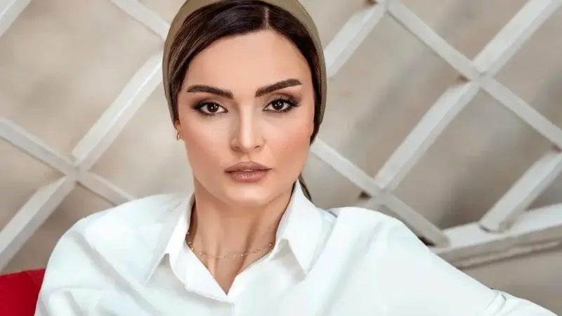 نیلوفر پارسا با تصویری سیاهوسفید و پیامی عمیق، مخاطبان را شگفتزده کرد