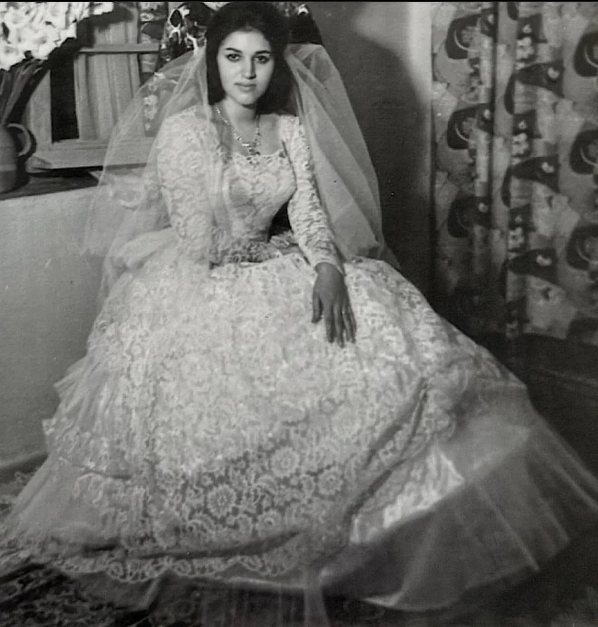 تصویر نادر از عروسی مهستی با کوروس ناظمیان که دوباره وایرال شد