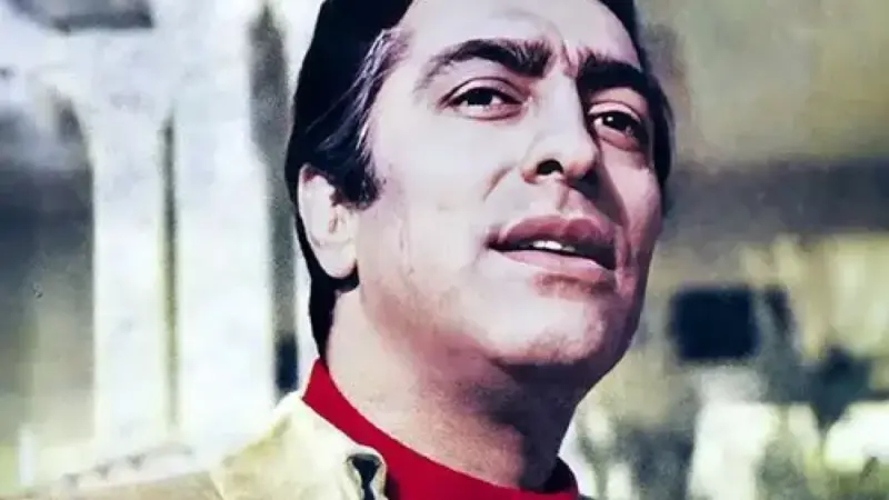عکس نادر و دیدهنشده محمدعلی فردین در مراسم خانوادگی دهه ۴۰؛ چهرهای متفاوت از اسطوره سینما
