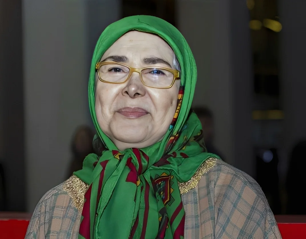 بیوگرافی آفرین عبیسی( بازیگر قبل از انقلاب) از گذشته تا امروز؛ رازهای زندگی و عکس‌های قبل و بعد از عمل هنرمند محبوب سینما+ عکس کودکی - تصویر شاخص