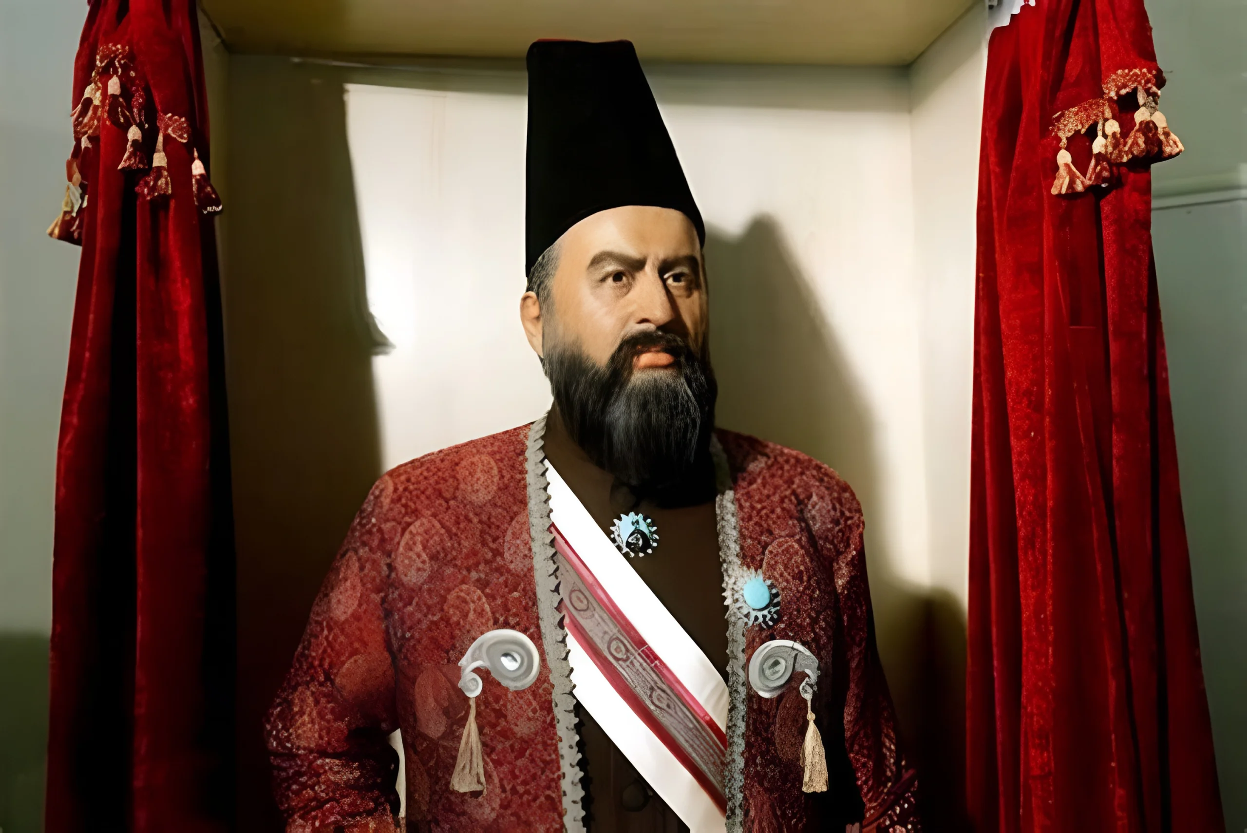 بیوگرافی امیرکبیر و همسرانش؛ مردی که ایران را از نو ساخت و با قدرت اصلاحاتش تاریخ را به لرزه درآورد - تصویر شاخص