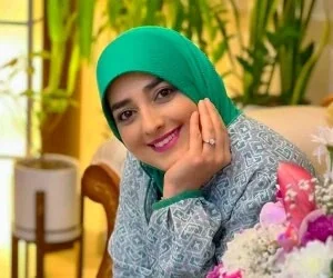 ستاره سادات قطبی در خانه خدا؛ ترفند راز نماز بدون مهر و زیارتی که همه را شگفت‌زده کرد - تصویر شاخص