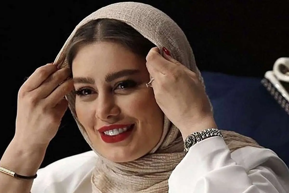 تیپ و چهره «سحر قریشی» ۱۰ سال قبل در جشنواره فجر - تصویر شاخص