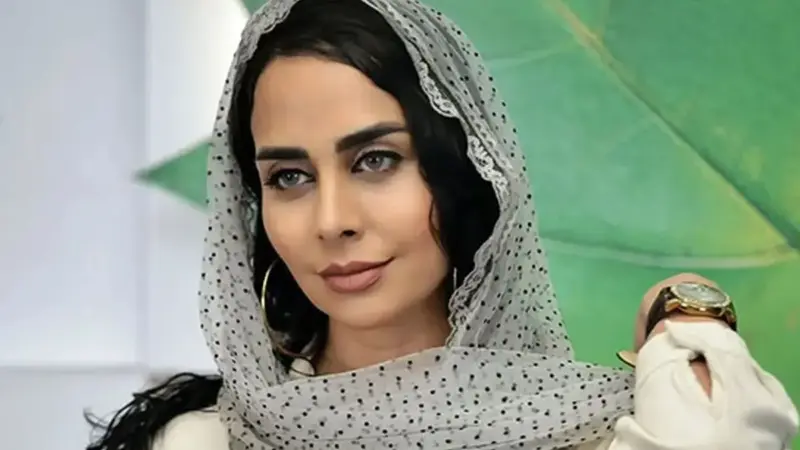 چهره متفاوت بیتا عالمی در اتاق گریم سریال پررمز و راز «سوجان» / خانم بازیگر عجب ژستی گرفته!