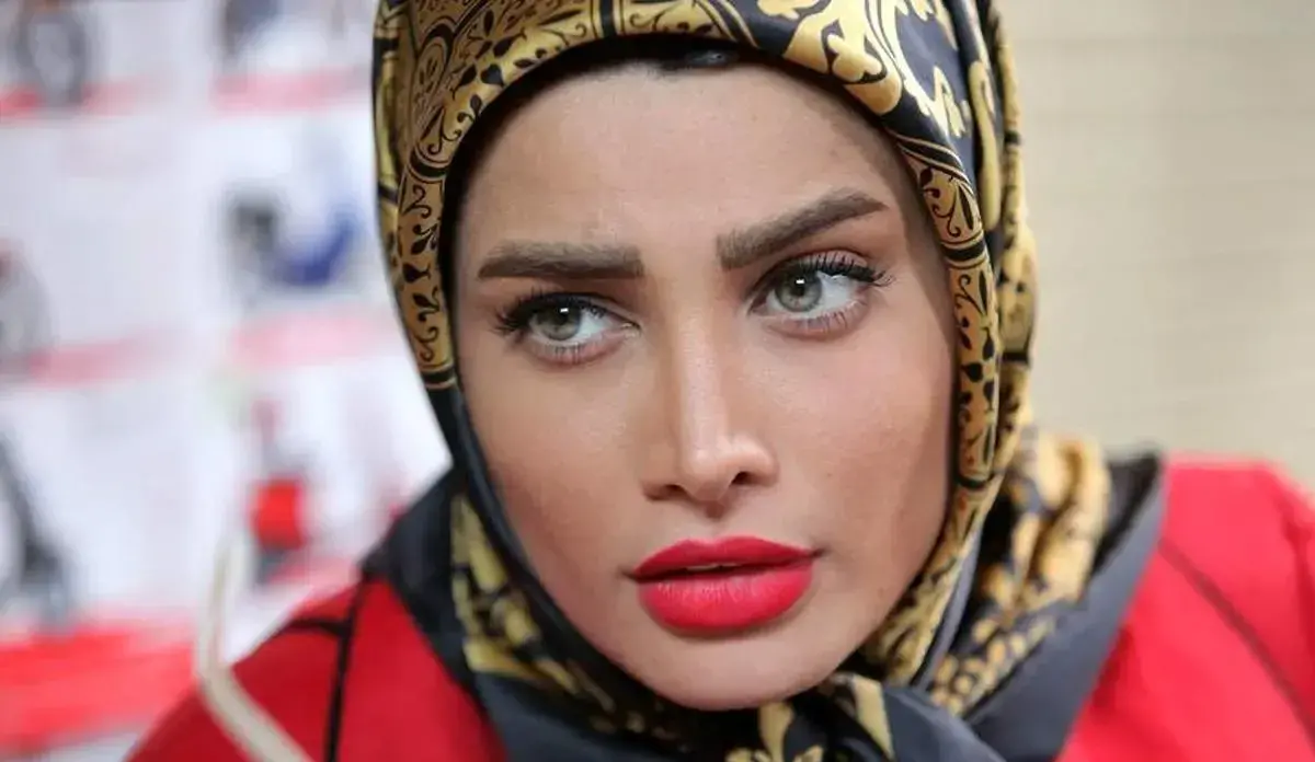 عکس| استایل جذاب تینا آخوندتبار 25 ساله در کلانتری؛ سال 91 - تصویر شاخص