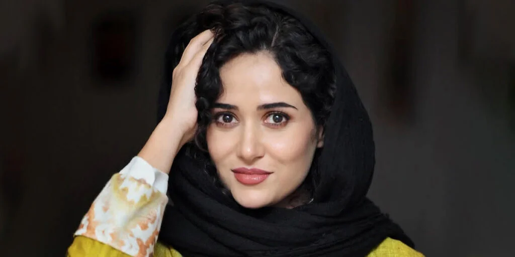 نگاهی به گران‌ترین استایل هنرمندان ایرانی؛ کیف ۱۱۰ میلیونی پریناز ایزدیار و کفش آوانگارد بازیگر «تاسیان» در مرکز توجه! - تصویر شاخص