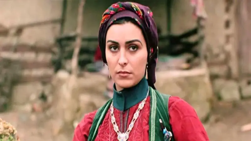 دکوراسیون خانه ویلایی کتایون سریال گذر از رنج ها / مرحوم ماه چهره خلیلی چفدر خوش سلیقهست