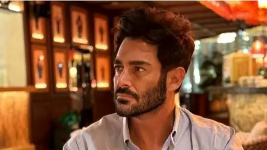 مادرشوهر جوان و باکلاس آیسان؛ محمدرضا گلزار از مادرش رونمایی کرد
