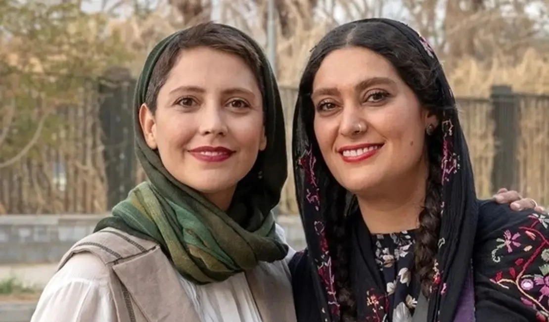 طوبی و آنیه (سریال طوبی) کنار هم؛ حضور دوستاره در مراسم اکران یک فیلم؛ ۱۴۰۳ - تصویر شاخص