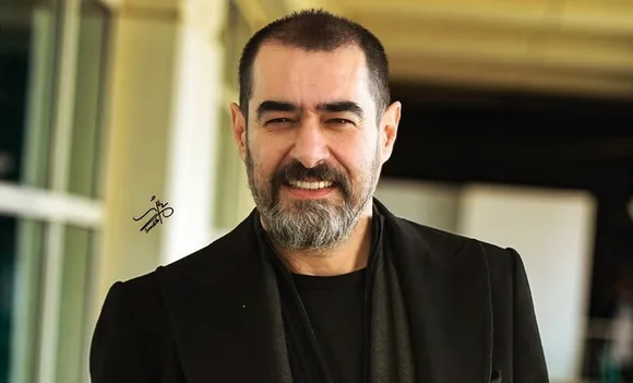 عکس | بوسه شهاب حسینی بر دستان پدر جواد گنجی، از جان‌باختگان اعتراضات دی ماه 1404 - تصویر شاخص