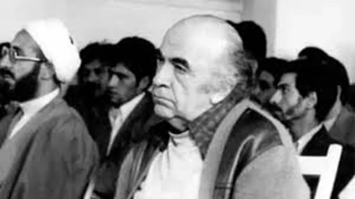 جزئیات تسلیم هویدا به نیروهای انقلابی/ «نمی‌خواهم قایم شوم»/ او در نخستین مصاحبه مطبوعاتی پس از بازداشت چه گفت؟ - تصویر شاخص