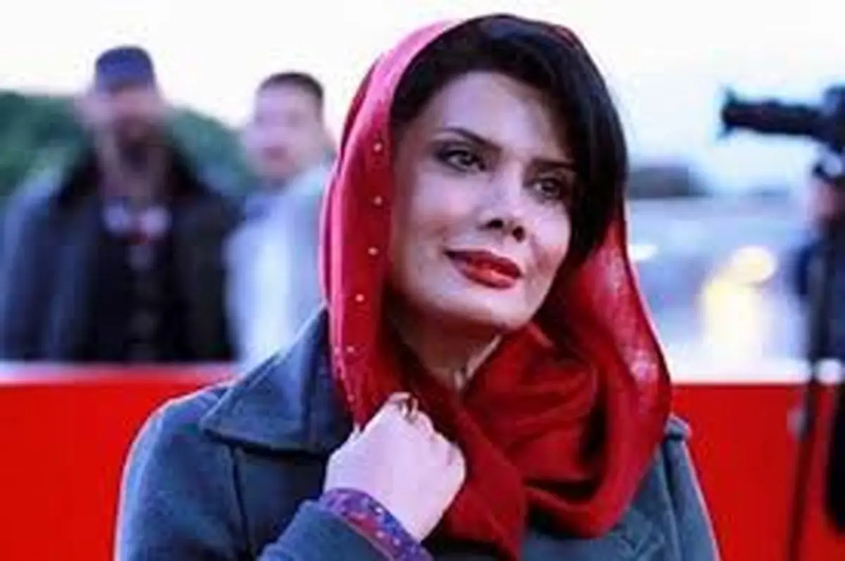 عکس| واکنش دردناک عاطفه رضوی در روز چهلم جان‌باختگان دی‌ماه دل‌ تان را به در می آورد - تصویر شاخص