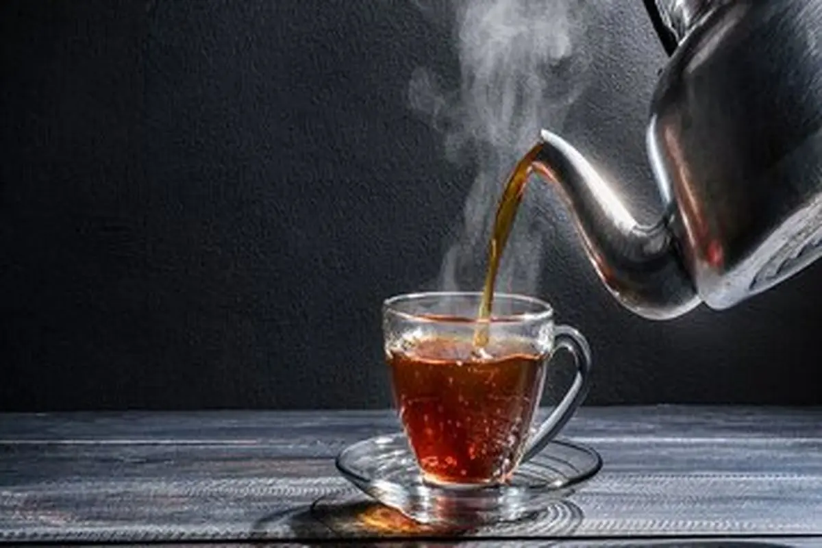 باور اشتباه درباره نوشیدن چای داغ که شاید هر روز انجام می‌دهید! - تصویر شاخص