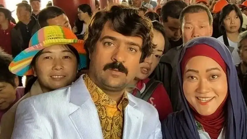 عکس| سلفی دیده نشده از ارسطو پایتخت با دو خانم زیبا در پشت صحنه