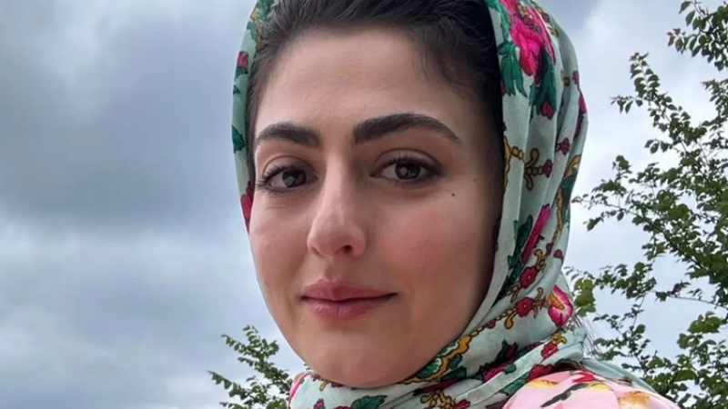 چهره واقعی «انیس» سریال سوجان در لحظه حساس دفاع پایان‌نامه‌اش؛ شگفتی کاربران فضای مجازی!