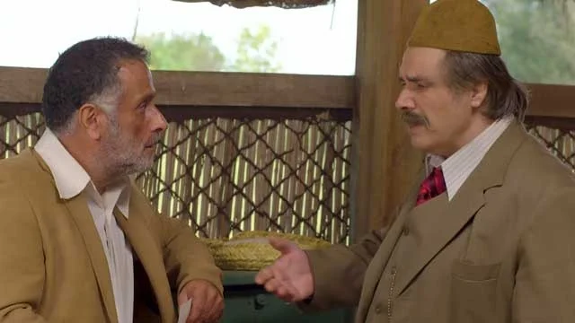 عکس| سفر به اصفهان در سال 52؛ خسرو شکیبایی در 29 سالگی در قاب تاریخ - تصویر شاخص