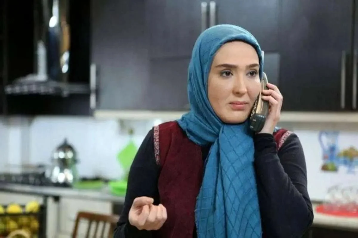 عکس| سفر شگفت‌انگیز به دهه ۵۰ ؛ استایل هندی زهره حمیدی در جوانی قبل از انقلاب! - تصویر شاخص