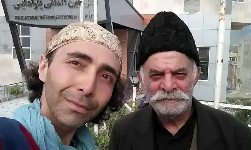 عکس| چهره کمتر دیده شده سیروس گرجستانی در دهه 40 که شما را حیرت‌زده می‌کند! - تصویر شاخص