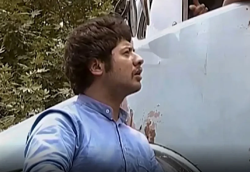 عباس «متهم گریخت» بعد از ۲۰ سال در کیش؛ چهره‌ جدید علی صادقی همه را شگفت‌زده کرد! - تصویر شاخص