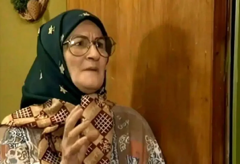 تصویری نادر از ملکه رنجبر در 85 سالگی در خانه‌اش؛ سفر به سال 95 - تصویر شاخص