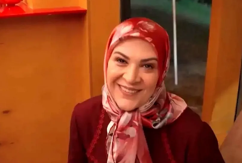 چهره متفاوت هما سعادت «پایتخت» در 54 سالگی؛ سفر زمان واقعی یا جادوی تصویر؟ - تصویر شاخص